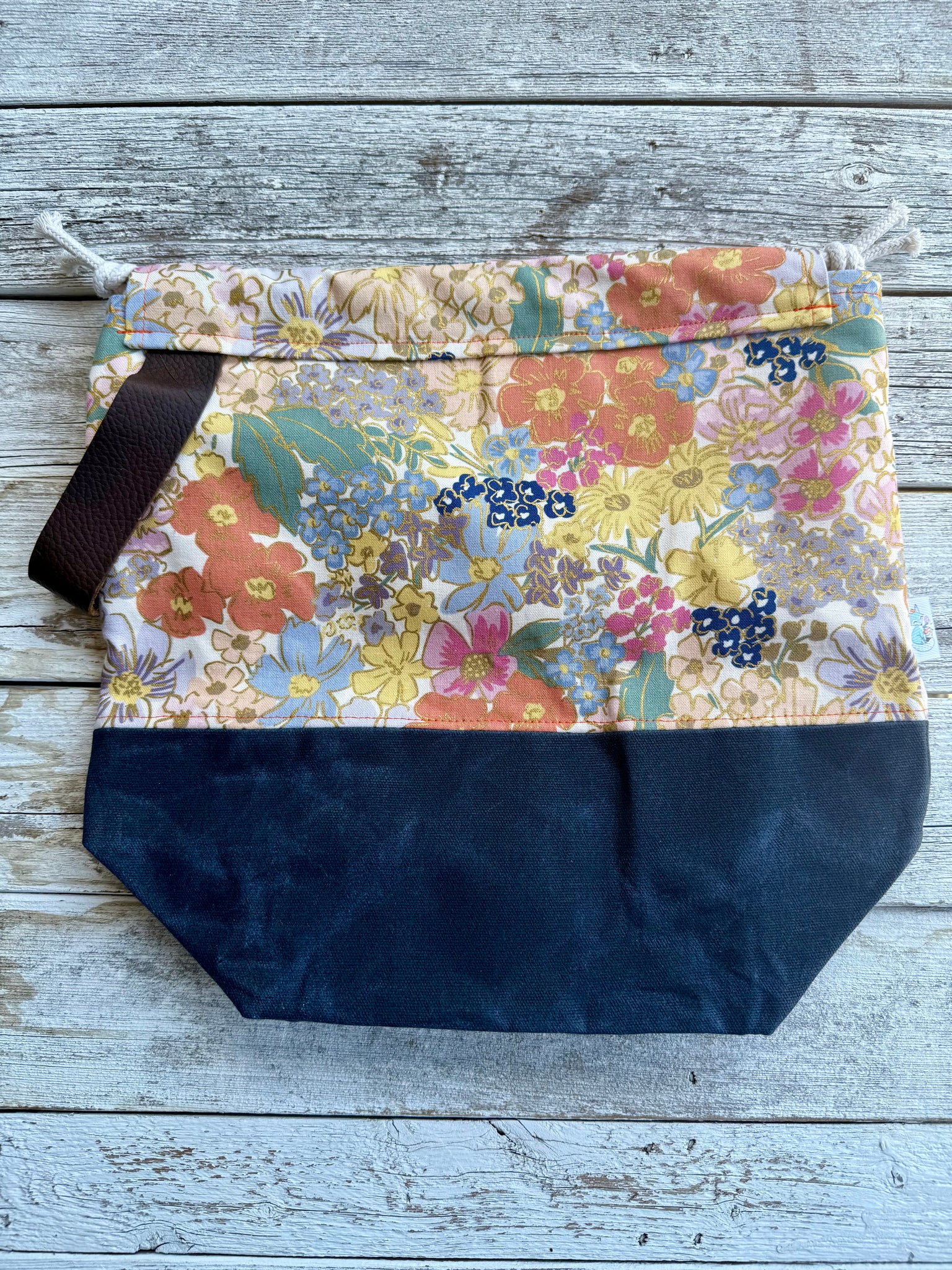 Like A Boss - Mimi in blush/navy waxed canvas