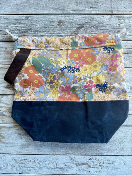 Like A Boss - Mimi in blush/navy waxed canvas