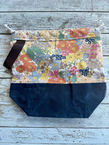 Like A Boss - Mimi in blush/navy waxed canvas