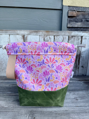 Lil Boss - Pastel Fleur/light olive waxed canvas